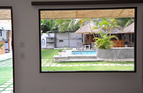 Basdiot Cabaña | Parrot Resort Deluxe Room 1 - Moalboal
