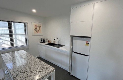 Bundaberg North Apartamento | Parrots Nest - 1 Bedroom Apartment