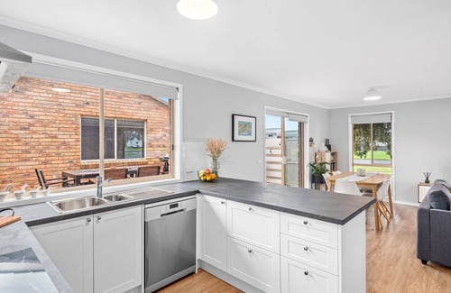 Portarlington Casa | Parrwang Rest - Renovated cosy unit in a Serene Location.