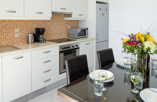 Vlachata Casa | Part of a collection of apartments and villas, Villa George is in an enviable location, sitting abov