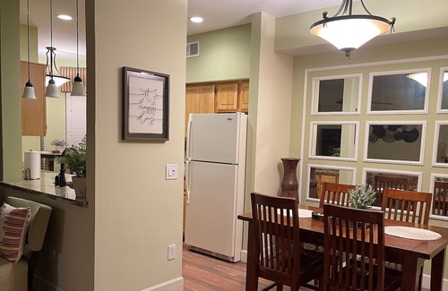 Surprise Condominio | Partial Pool/Courtyard view Condo