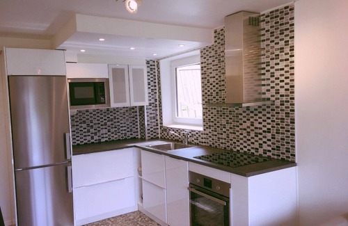 Partille Villa | Partille Homestay. 4 habitaciones con cocina.