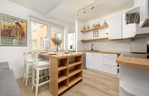 Krzyki Apartamento | Partynicka 7A Wrocław | Cozy Apartment | 2 Balconies | Remote work | Pet friendl