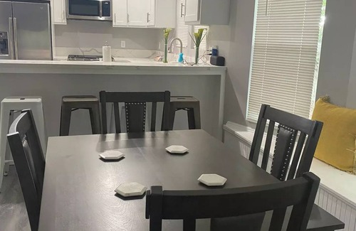 North Central Casa | Pasadena home get away
