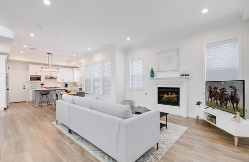 Pasadena Casa | Pasadena Home- Walking Dist. to Rose Bowl Parade