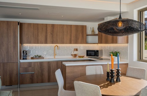 Kalyves Apartamento | Pasiphae Luxe Apt with Private Pool, Seaview at Amphimatrion