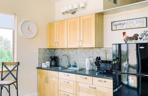 Paso Robles Condominio | ¡Despierta con hermosas vistas de viñedos y puestas de sol por la noche!