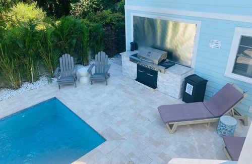 Pass-a-Grille Casa | Pass-A-Grille Key West Style Guest House Pool BBQ