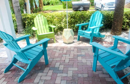 Pass-a-Grille Casa | Pass-A-Grille Key West Style Guest House Pool BBQ