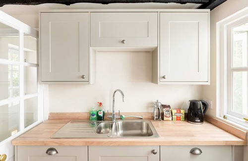 Stratford-upon-Avon Casa | Pass the Keys | Stratford-upon-Avon Old Town, 3 Bed with Parking
