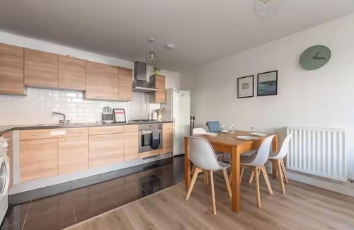 Greenwich West Apartamento | Pass the Keys | 2-Bed 2-Bath Flat, 1 min Greenwich Station | DLR