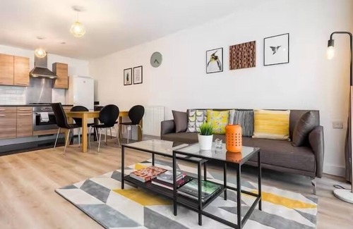 Greenwich West Apartamento | Pass the Keys | 2-Bed 2-Bath Flat, 1 min Greenwich Station | DLR