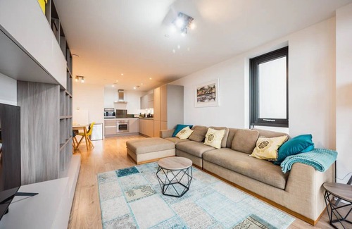 Hackney Apartamento | Pass the Keys | 3 Bed 2 Bath with Stunning Views from the 8th Fl