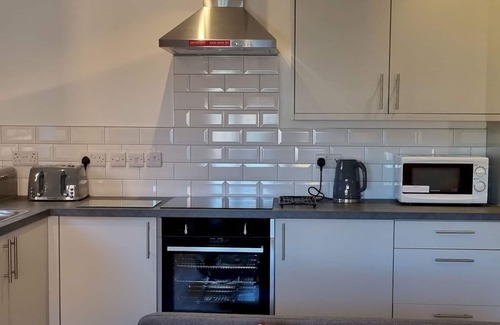 Dawlish Warren Casa | Pass the Keys | 3 Devondale Bungalows Modern bungalow with parking near the beach