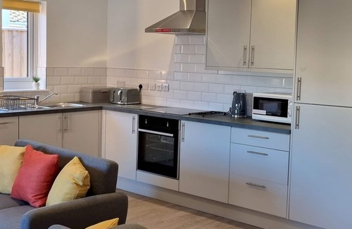 Dawlish Warren Casa | Pass the Keys | 3 Devondale Bungalows Modern bungalow with parking near the beach