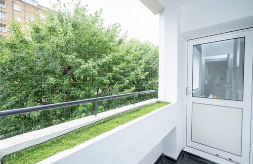 Somers Town Apartamento | Pass the Keys | 3BR Gem near Soho & Euston | Balcony & Charm