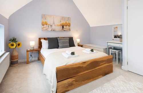 Marlow Casa | Pass the Keys | Central Marlow townhouse with private parking