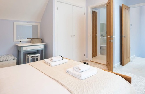 Marlow Casa | Pass the Keys | Central Marlow townhouse with private parking