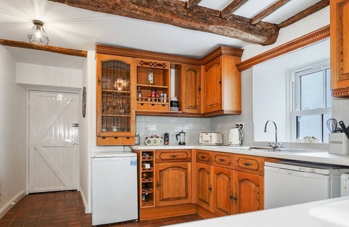 Aberystwyth Casa | Pass the Keys | Charming 19th Century 3 Bed Cottage with Parking