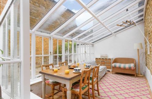 Bloxham Casa | Pass the Keys Charming 16th Century Cottage in Central Bloxham