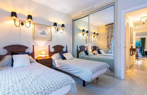 Urbanizacion Pinos Verdes Apartamento | Pass the Keys Charming Andalusian Ground Floor with Patio