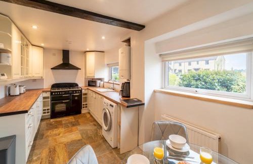 Cassington Casa | Pass the Keys Cosy 2 Bed Terrace Peaceful Village location