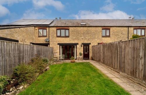 Cassington Casa | Pass the Keys Cosy 2 Bed Terrace Peaceful Village location