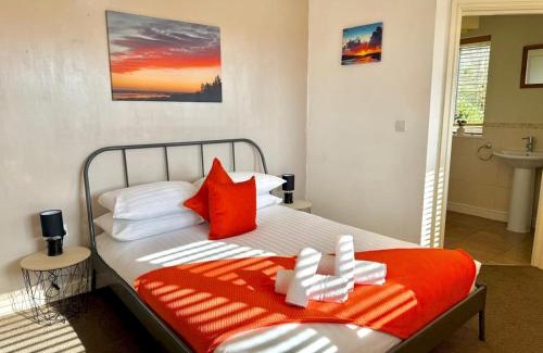 Reynoldston Casa | Pass the Keys Countryside Retreat in Reynoldston Gower, Sleeps 10