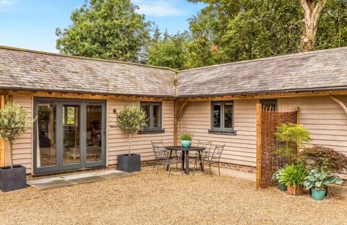 Funtington Casa | Pass the Keys Delightful 2Bed Lodge in Downland Village