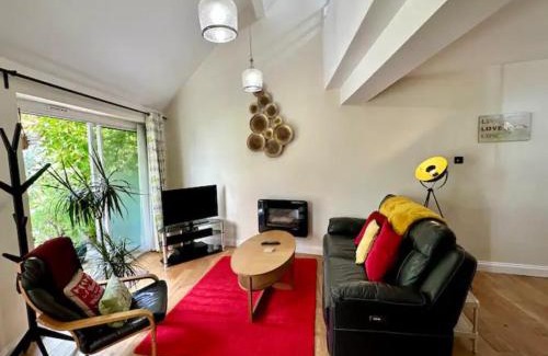Bath Casa | Pass the Keys Delightful Cottage Sydney Gardens private parking