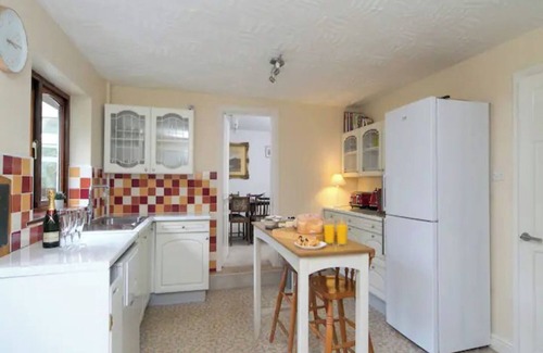 Llanerchymedd Casa | Pass the Keys | Large Lakeside Country House