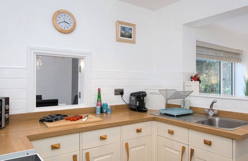 Amlwch Casa | Pass the Keys | Modern Coastal Home in Bull Bay