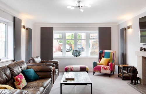 Arnold Casa | Pass the Keys | Modern 2 Bed Property with Free Parking