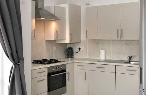 Old St Mellons Apartamento | Pass the Keys | Modern 1-Bed w/Free Parking+Peaceful Cardiff Stay