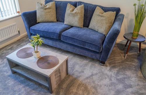 Edwalton Casa | Pass the Keys Modern 3-Bed Home with Garden & Free Parking