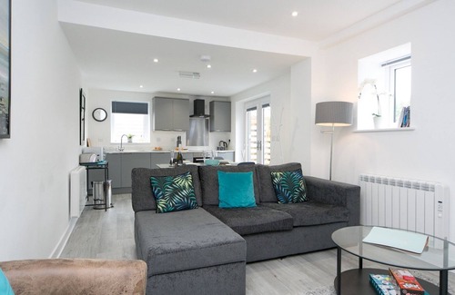 Rhosneigr Apartamento | Pass the Keys | Modern 2 bed Apartment in Rhosneigr