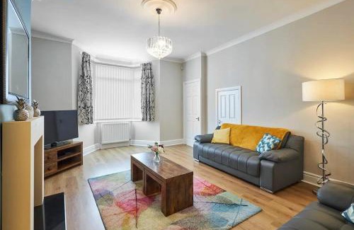 Seaham Casa | Pass the Keys Modern home in a seaside town