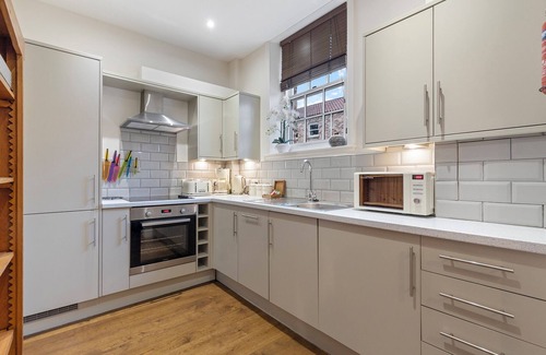 York Casa | Pass the Keys | No. 4 - Oak Tree Cottage