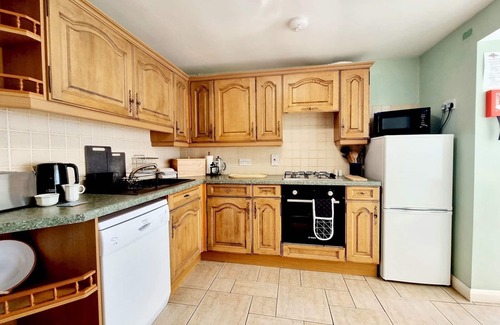 Ty Croes Casa | Pass the Keys | Pet Friendly Beach Side Property