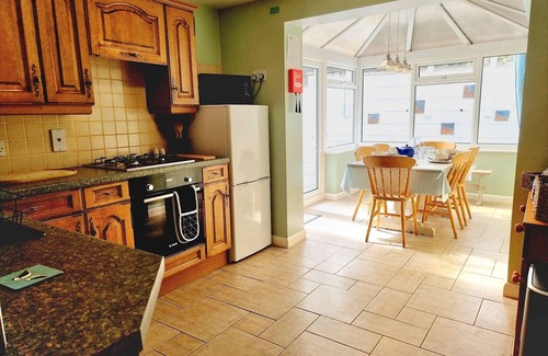 Ty Croes Casa | Pass the Keys | Pet Friendly Beach Side Property