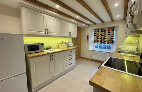 Hulme End Casa | Pass the Keys | Quaint & Cosy Cottage Hamlet Location for 4 & Pets