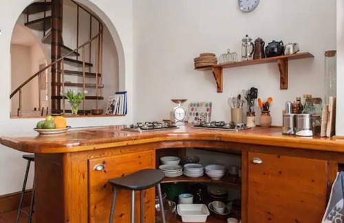 Earlsfield Casa | Pass the Keys | Quirky home & private garden