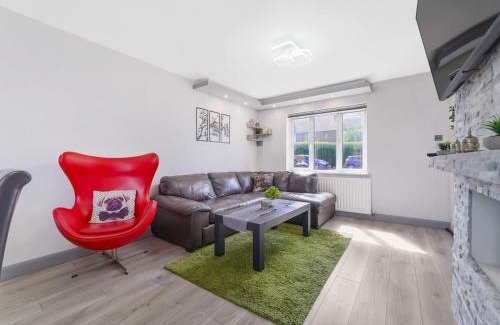 Havering Casa | Pass the Keys Spacious Garden Family House - Marks Gate