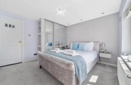 Havering Casa | Pass the Keys Spacious Garden Family House - Marks Gate