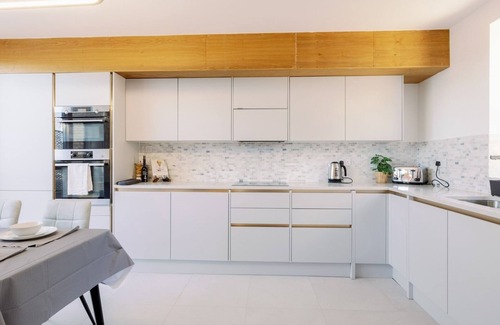 Streatham Hill Casa | Pass the Keys | Spacious Tulse Hill Condo