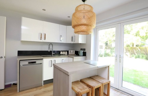 Oxford Casa | Pass the Keys | Spacious 5BR Garden Home - 2 x Parking - Oxford