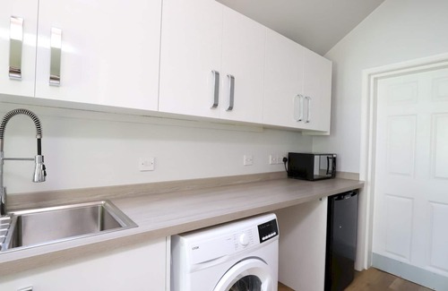 Oxford Casa | Pass the Keys | Spacious 5BR Garden Home - 2 x Parking - Oxford