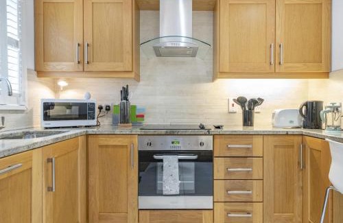 Belfast City Centre Casa | Pass the Keys Spacious Home Rooftop Terrace Cafes Bars
