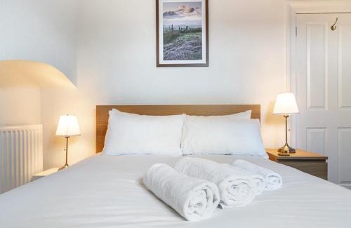 Belfast City Centre Casa | Pass the Keys Spacious Home Rooftop Terrace Cafes Bars