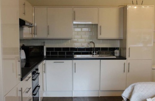 Ferryside Casa | Pass the Keys | Stunning pet friendly home near the beach | Sleeps 6